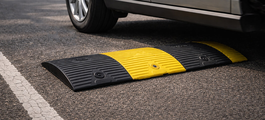 La seguridad vial en los estacionamientos- cómo prevenir accidentes y daños con una correcta señalización